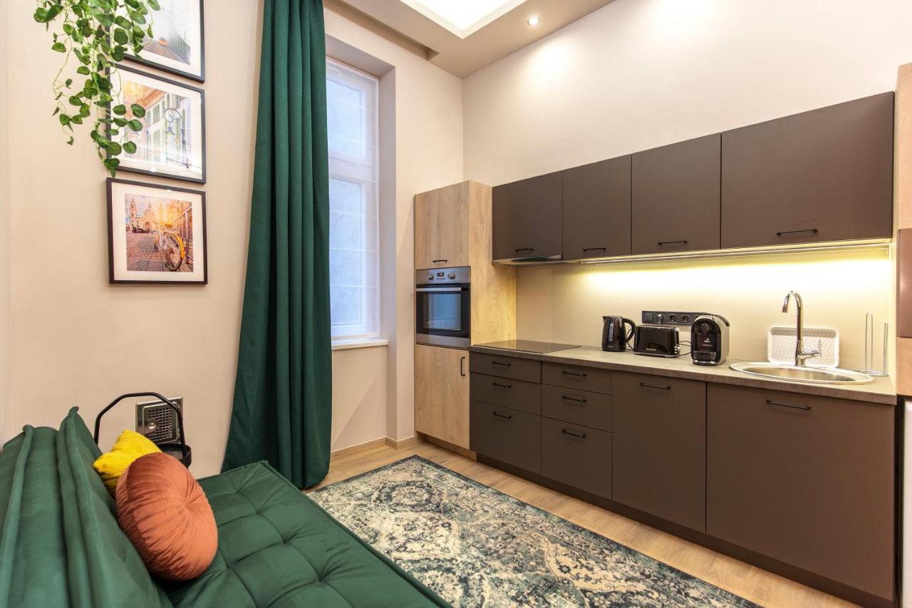 Apartment E13 Extravagant Studio Budapest