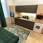 E13 Extravagant Studio