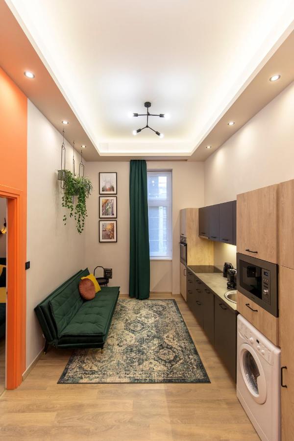 E13 Extravagant Studio Budapeste